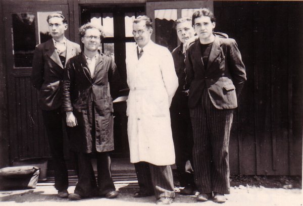 Aux barraquements 1941